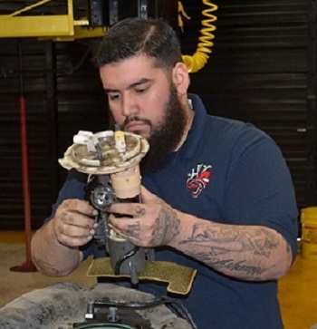 ASE Vehicle Technician Roman Olivarezs