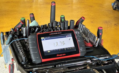 The scan tool confirms that the steering control module has both voltage and ground present.