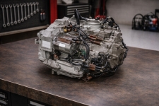 honda-six-speed-automatic-rebuilt-v6-transmission-accord-pilot-mdx – Auto Repair San Antonio | Auto Service Experts Rebuilt Honda & Acura six-speed V6 transmission on the table with valve body and solenoid system reconditioned, as Jason Leacock confirms torque converter clutch operation and hydraulic pressures