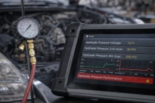hydraulic-pressure-test-transmission-scan-tool-auto-service-experts – Auto Repair San Antonio | Auto Service Experts A pressure gauge and scan tool are used together to monitor live hydraulic pressure in different gears, helping a technician at Auto Service Experts in San Antonio verify if the issue is coming from a worn pump, valve body, or solenoid control system