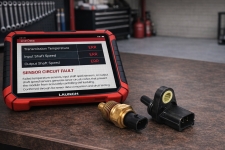 transmission-speed-sensor-temperature-sensor-live-data-analysis – Auto Repair San Antonio | Auto Service Experts Scan tool showing real-time transmission temperature and speed sensor readings, used to compare input and output signals and confirm sensor accuracy during diagnosis at Auto Service Experts in San Antonio
